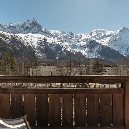 Les Capucins 2- Vue Mont-blanc - - Escalade * Chamonix